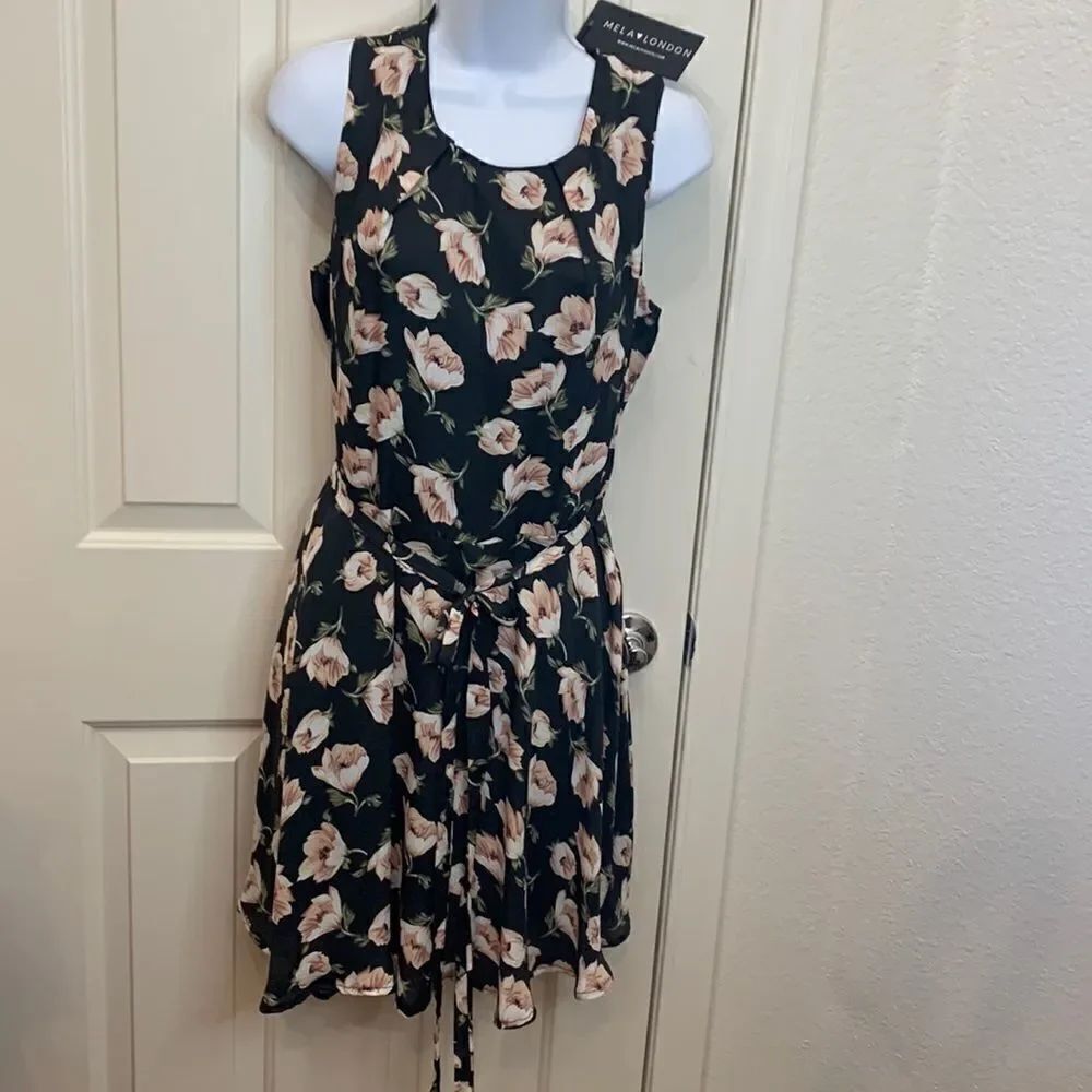 Melva London Large US 10 Pink Roses Black Scoop Neck Short Sleeve Belted Dress